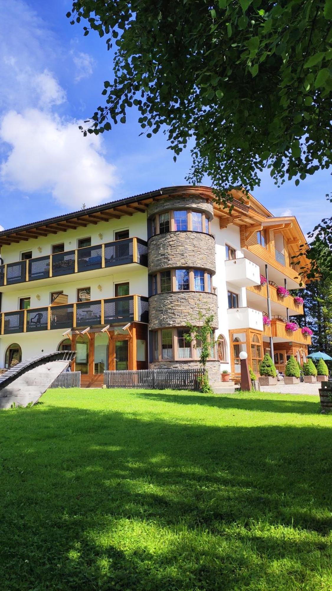 Guesthouse Rungg Бадия Екстериор снимка